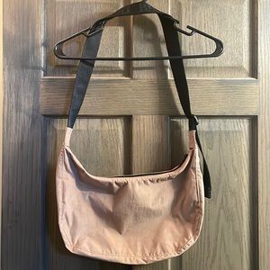 BAGGU Medium Crescent Taupe